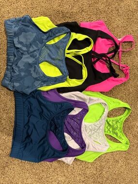 Sports bra bundle - size medium